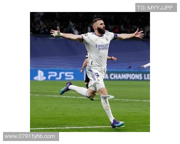 本泽马：从足球天才到传奇巨星的辉煌旅程与成就分析