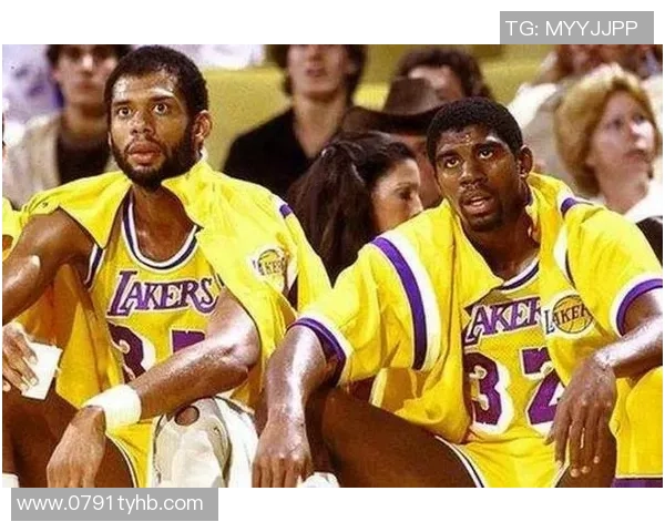 魔术队与勇士队历史交锋回顾及球队发展历程分析